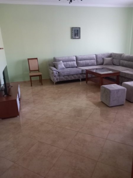 Tirane, jepet me qera apartament 3+1, Kati 1, 120 m² 380 € (Yzberisht)