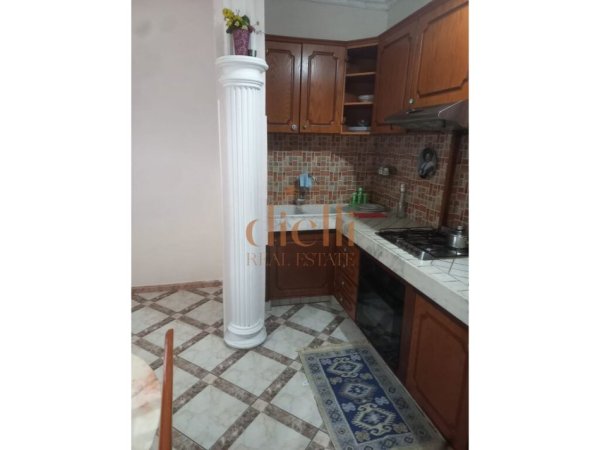 Tirane, jepet me qera apartament 2+1, Rruga e Elbasanit-Sofra e Ariut, 420 €