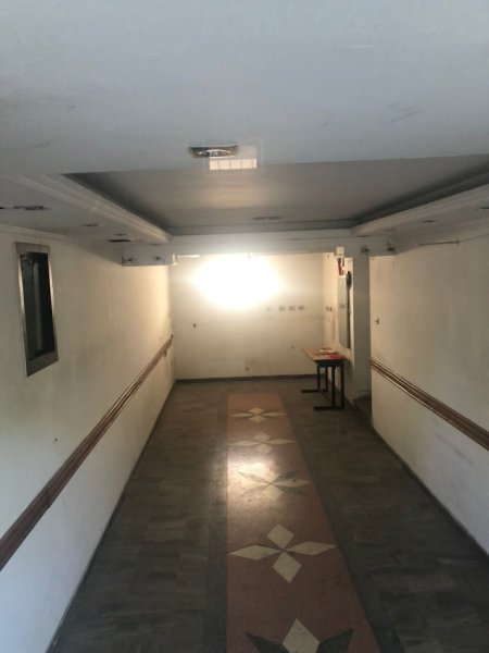 Tirane, jepet me qera dyqan , , 50 m² 470 € (Ura e Tabakeve)