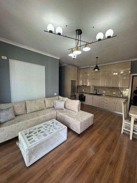 Tirane, jepet me qera apartament 2+1+Ballkon, Kati 5, 97 m² 500 € (5 MAJ)