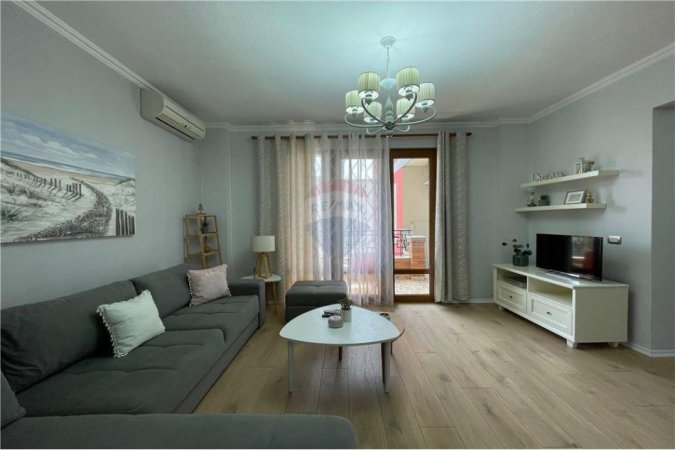 Tirane, jepet me qera apartament 1+1, Kati 2, 66 m² 550 € (Rruga e Elbasanit)