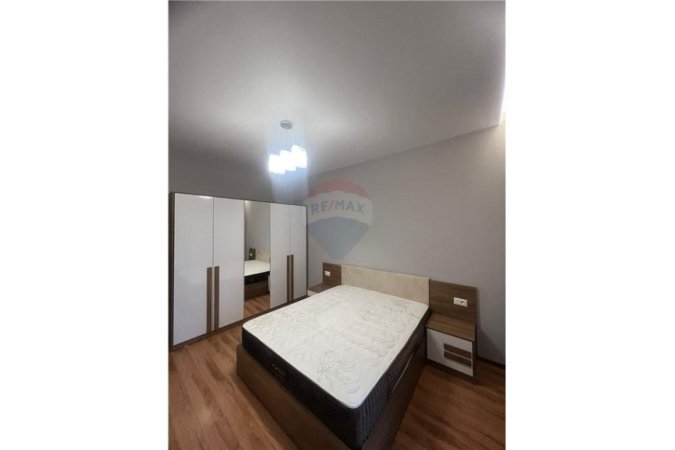 Shqiperi, jepet me qera apartament 1+1+Ballkon, Kati 5, 76 m² 650 € (Rruga e Kavajes)