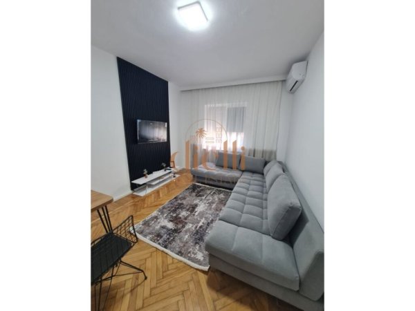 Tirane, jepet me qera apartament 2+1, , 600 € 