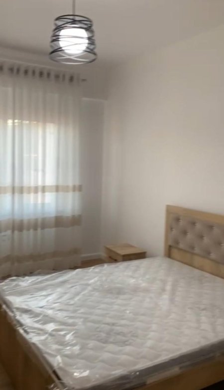 Tirane, jepet me qera apartament 1+1, Kati 5, 45 m² 350 € (Fresk)