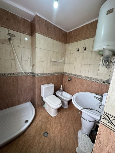 Tirane, jepet me qera apartament 1+1+Aneks, Kati 5, 60 m² 500 € (rruga myslym shyri)