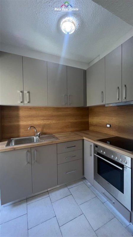 Tirane, jepet me qera apartament 1+1+Ballkon, Kati 2, 68 m² 500 € (21 dhjetori)