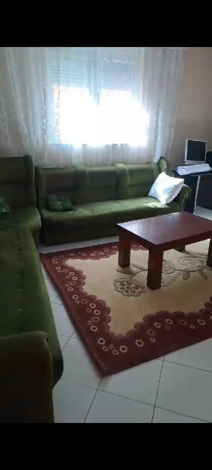 Tirane, jepet me qera shtepi 1+1, Kati 1, 60 m² 300 € (Ish Fusha Aviacionit)