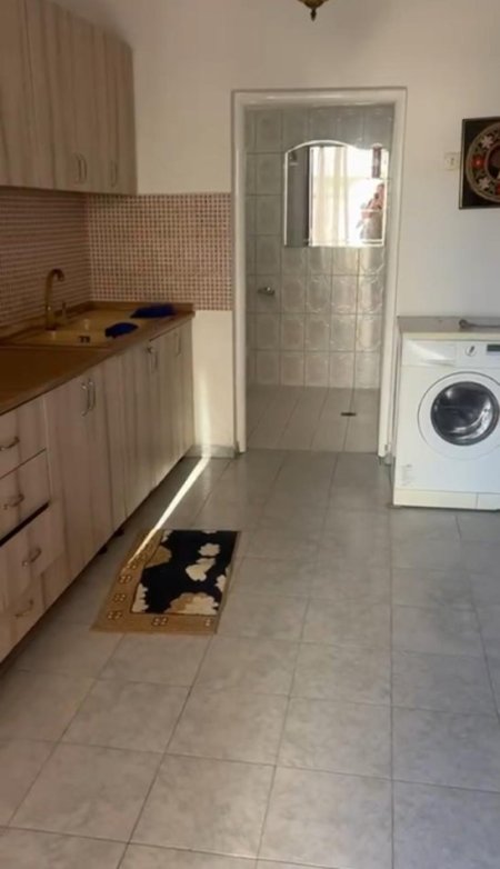 apartament , Kati 1, 70 m² 400 €