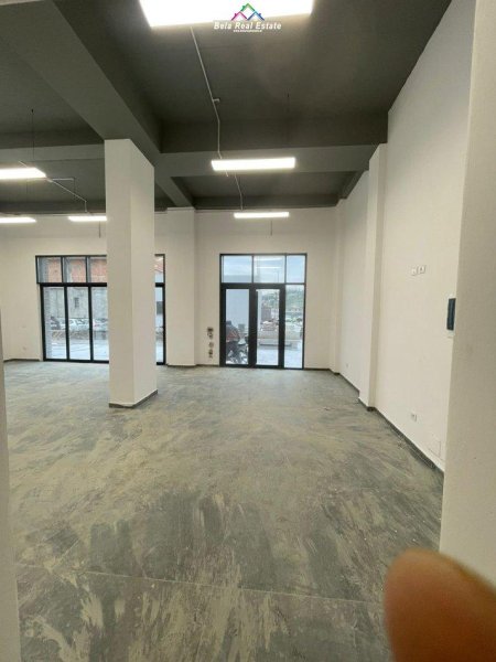 Tirane, jepet me qera ambjent biznesi , , 120 m² 800 € (astir)