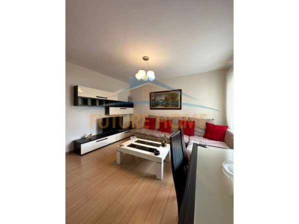 Tirane, jepet me qera apartament 2+1, Kati 2, 75 m² 650 € (STADIUMI DINAMO)
