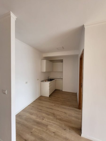 Tirane, jepet me qera apartament 2+1, Kati 3, 105 m² 600 € (Don Bosko)