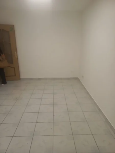 Tirane, jepet me qera zyre , Kati 2, 90 m² 600 € (Sheshi Willson)