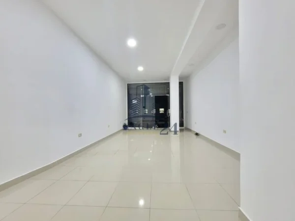 Tirane, jepet me qera ambjent biznesi , , 40 m² 400 € (Pran Brrylit)