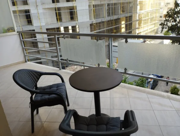 Tirane, jap me qera apartament 1+1, Kati 4, 650 €