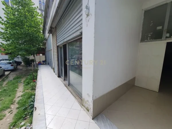 Tirane, shitet ambjent biznesi , , 44 m² 79,000 € (Shitet Ambient Komercial ne Astir!!)