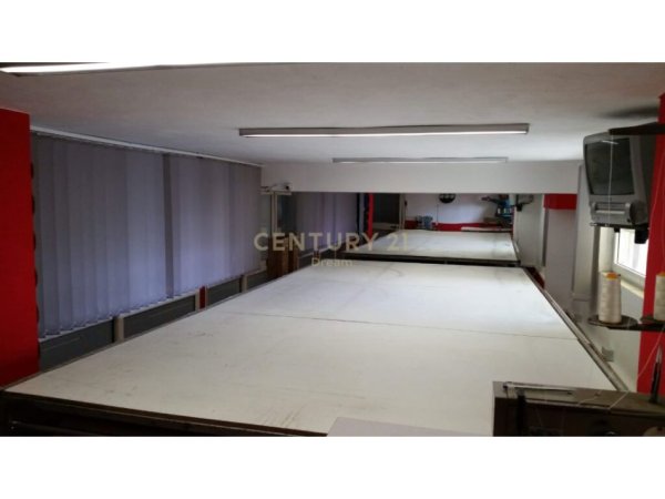 Tirane, shitet ambjent biznesi , , 81 m² 105,000 € (Prane Eleonores, Kodra e Diellit)