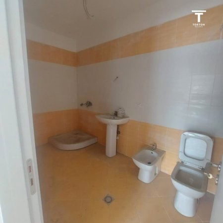 SHITET, APARTAMENT 1+1, KOMPLEKSI KIKA 2, KOMUNA E PARISIT, 250,000 EUR