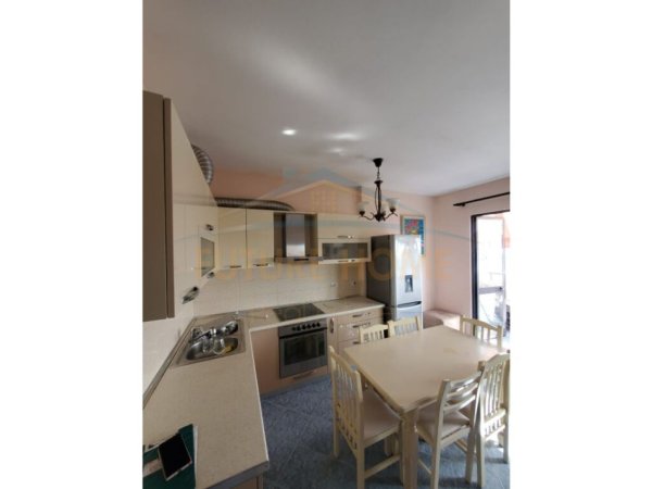 Tirane, jepet me qera apartament 1+1, Kati 5, 62 m² 300 € (fresk)