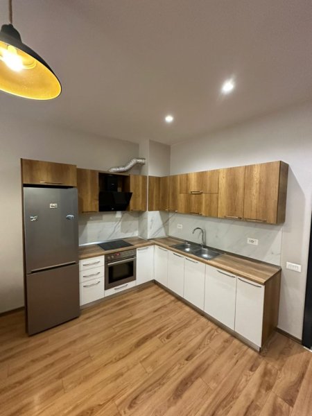 Tirane, jepet me qera apartament 1+1+Ballkon, Kati 6, 70 m² 700 € ( SQUARE 21, RRUGA E KAVAJES)