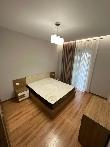 Tirane, jepet me qera apartament 1+1+Ballkon, Kati 6, 70 m² 700 € ( SQUARE 21, RRUGA E KAVAJES)