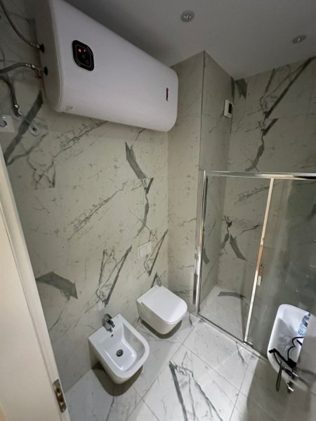 Tirane, jepet me qera apartament 1+1+Ballkon, Kati 6, 70 m² 700 € ( SQUARE 21, RRUGA E KAVAJES)