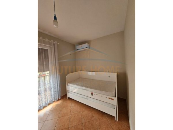 Tirane, shitet apartament 3+1+Aneks+Ballkon, Kati 5, 125 m² (Komuna e Parisit)