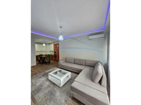 Tirane, shitet apartament 3+1+Aneks+Ballkon, Kati 5, 125 m² (Komuna e Parisit)