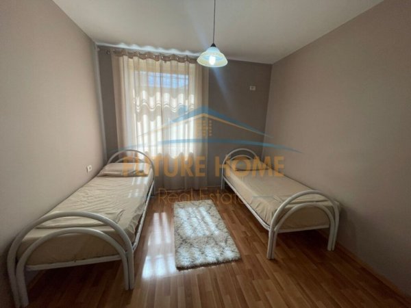 Tirane, jepet me qera 3+1, , 150 m² 800 € (Shallvaret)