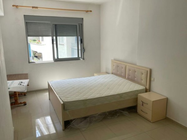 Tirane, jepet me qera apartament 2+1, Kati 3, 90 m² 390 € (astir)