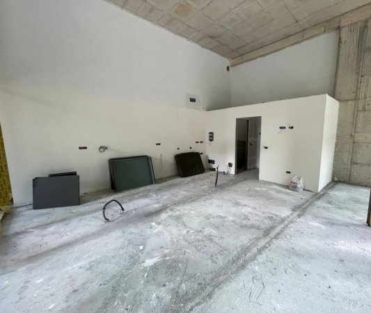 Tirane, jepet me qera ambjent biznesi , , 50 m² 3,000 € (Prane Stadiumit Air Albania)