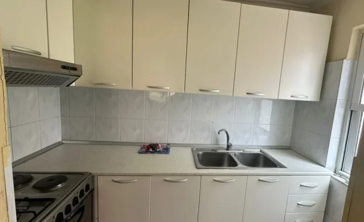Tirane, jepet me qera shtepi 2+1, Kati 4, 94 m² 390 € (medreseja)