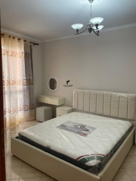 Tirane, jepet me qera apartament 1+1, Kati 4, 67 m² 700 € (SELVIA)