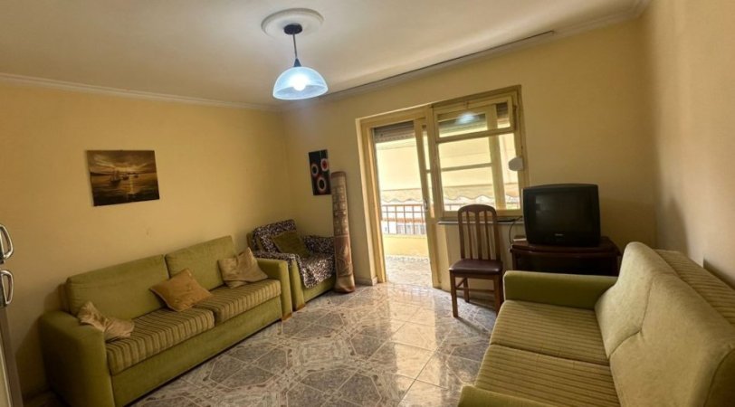 Tirane, jepet me qera apartament 2+1+Ballkon, , 94 m² 390 € (Rruga Ferit Xhajko, Tirana)