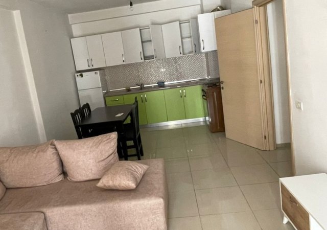 Tirane, jepet me qera apartament 2+1+Ballkon, , 90 m² 390 € (rruga mirel maruli)