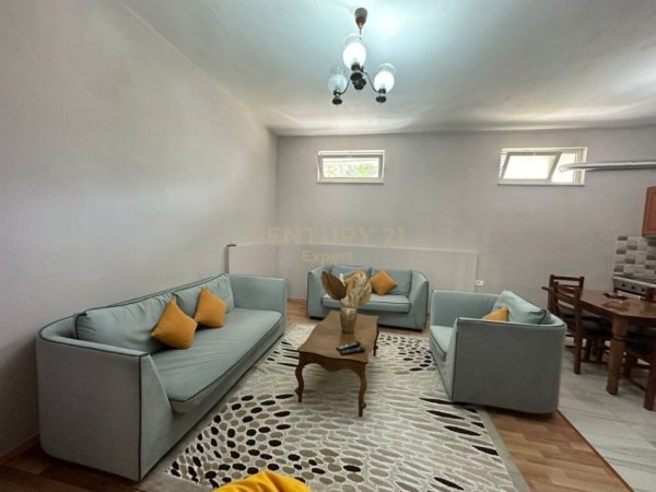 Tirane, jepet me qera apartament 3+1+Aneks, Kati 1, 158 m² 800 € (Myslym Shyri expert93168)