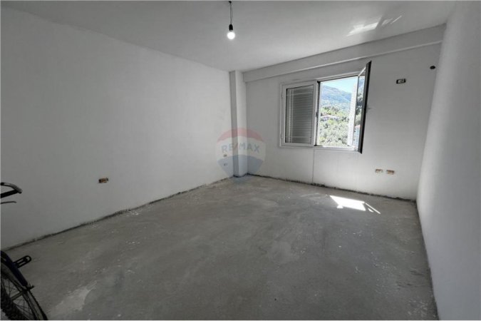 Vlore, shitet apartament 3+1+Aneks+Ballkon, Kati 3, 150 m² 290,000 € (Lungomare)