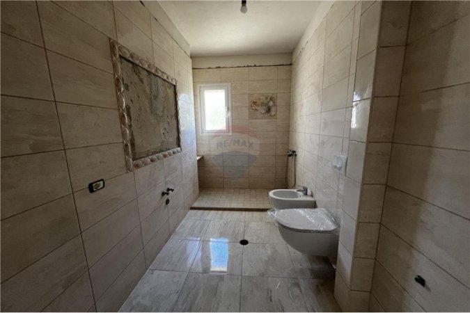 Vlore, shitet apartament 3+1+Aneks+Ballkon, Kati 3, 150 m² 290,000 € (Lungomare)