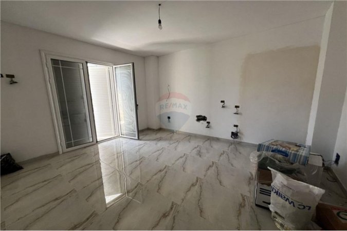 Vlore, shitet apartament 3+1+Aneks+Ballkon, Kati 3, 150 m² 290,000 € (Lungomare)