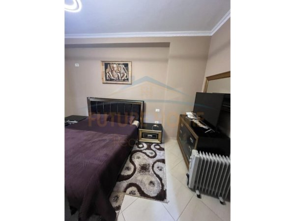 Tirane, jepet me qera apartament 2+1, Kati 5, 94 m² 450 € (Unaza e Re)