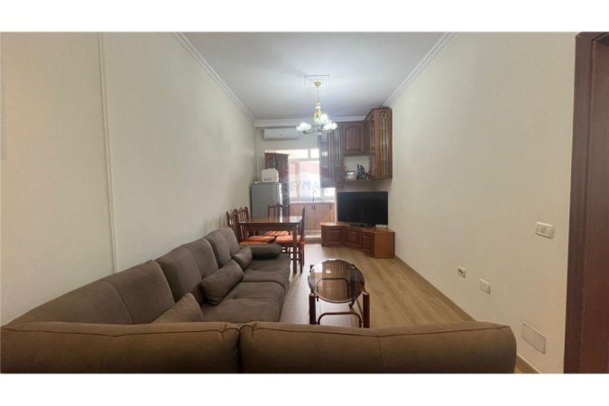 Tirane, jepet me qera apartament 2+1, , 90 m² 630 € (Apartament 2+1 per qira te Shkolla e Baletit !)