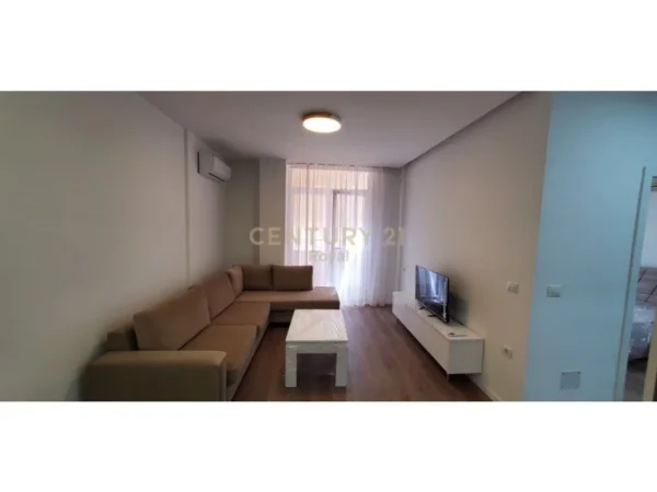 Tirane, jepet me qera apartament 1+1, Kati 8, 54 m² 450 € (Teodor Kreko)