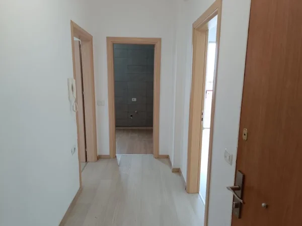 Tirane, jepet me qera apartament 1+1, Kati 7, 79 m² 450 € 
