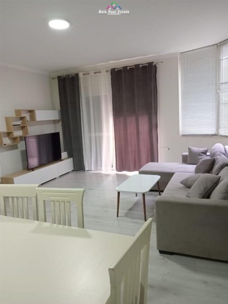 Tirane, jepet me qera apartament 1+1+Ballkon, Kati 2, 75 m² 600 € (liqeni i thate)