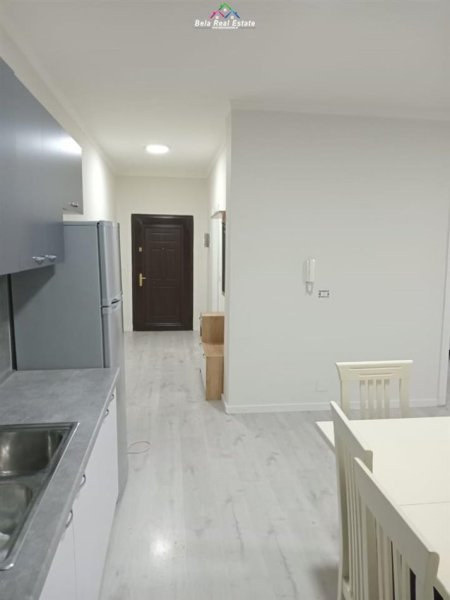 Tirane, jepet me qera apartament 1+1+Ballkon, Kati 2, 75 m² 600 € (liqeni i thate)