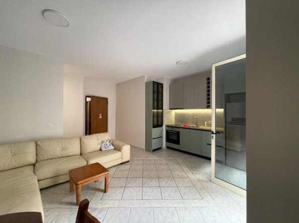 Tirane, jepet me qera apartament 1+1, Kati 4, 67 m² 550 € 