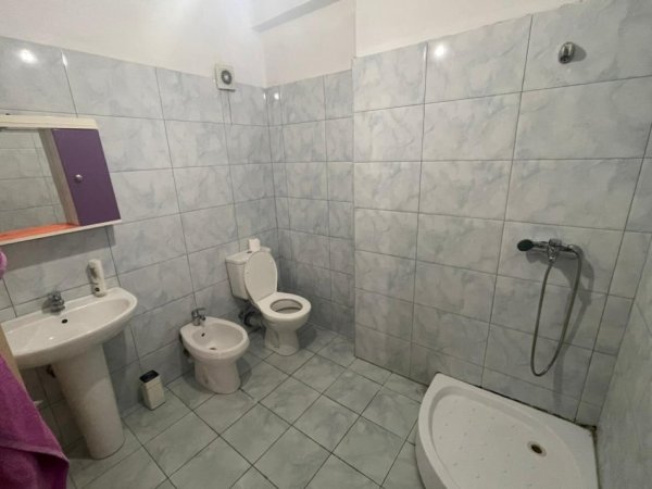 Tirane, jepet me qera apartament 2+1+Ballkon, Kati 3, 90 m² 400 € (Astir)