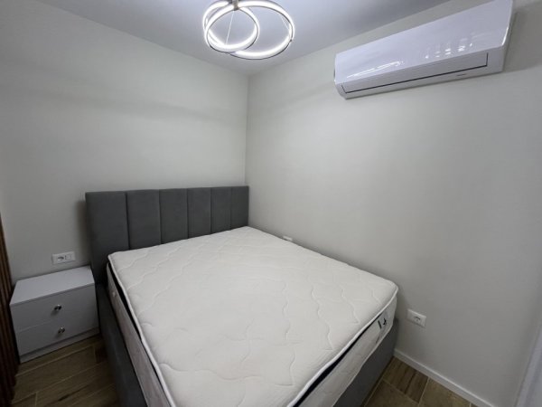 Tirane, jepet me qera 1+1, , 8 m² 