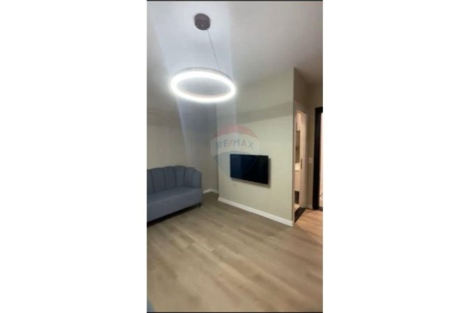 Tirane, jepet me qera apartament 1+1, Kati 3, 85 m² 550 € (KOMUNA E PARISIT)