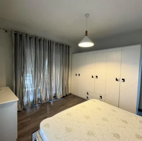 Tirane, jepet me qera apartament 3+1, Kati 8, 140 m² 1,000 € (kompleksi delijorgji)