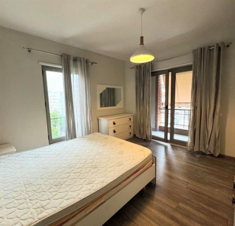 Tirane, jepet me qera apartament 3+1, Kati 8, 140 m² 1,000 € (kompleksi delijorgji)